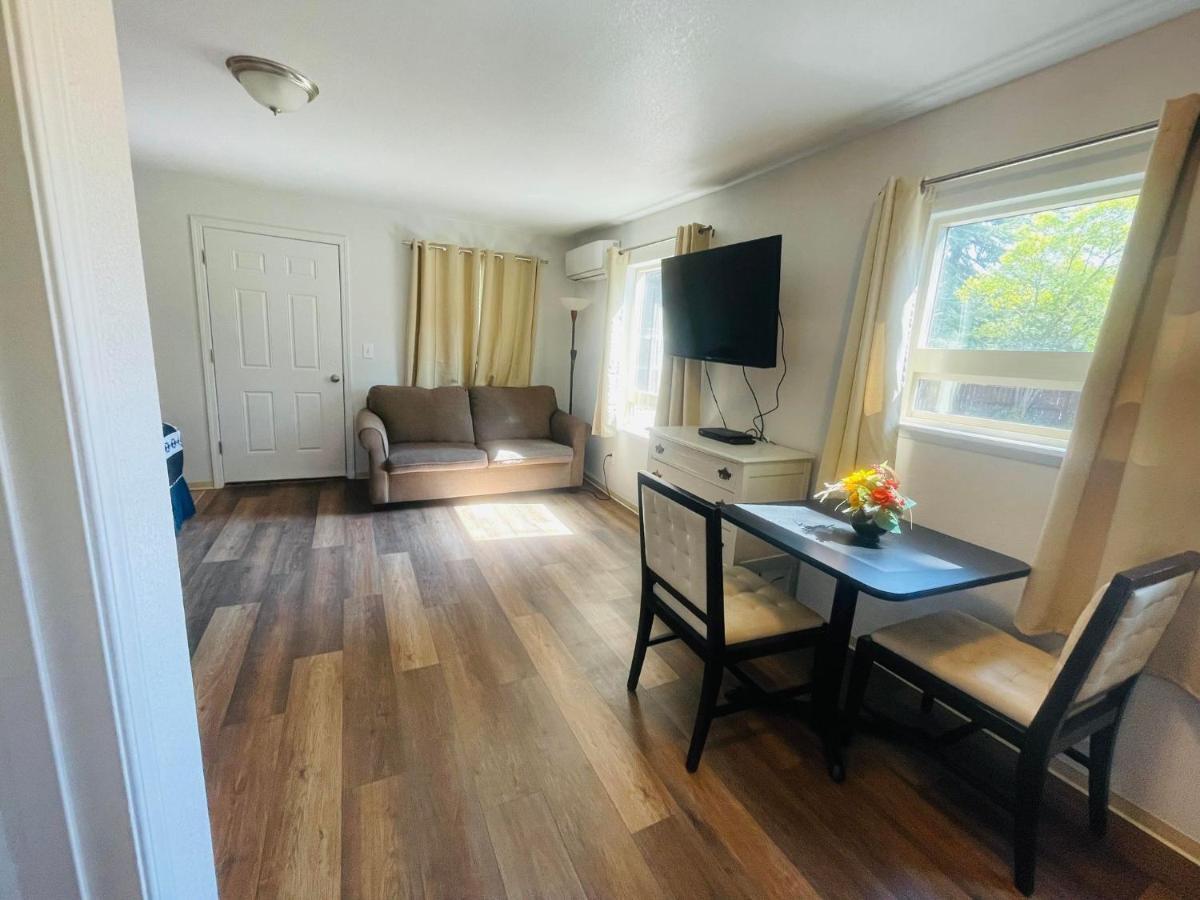 Shady Cove Riverfront Lodging מראה חיצוני תמונה