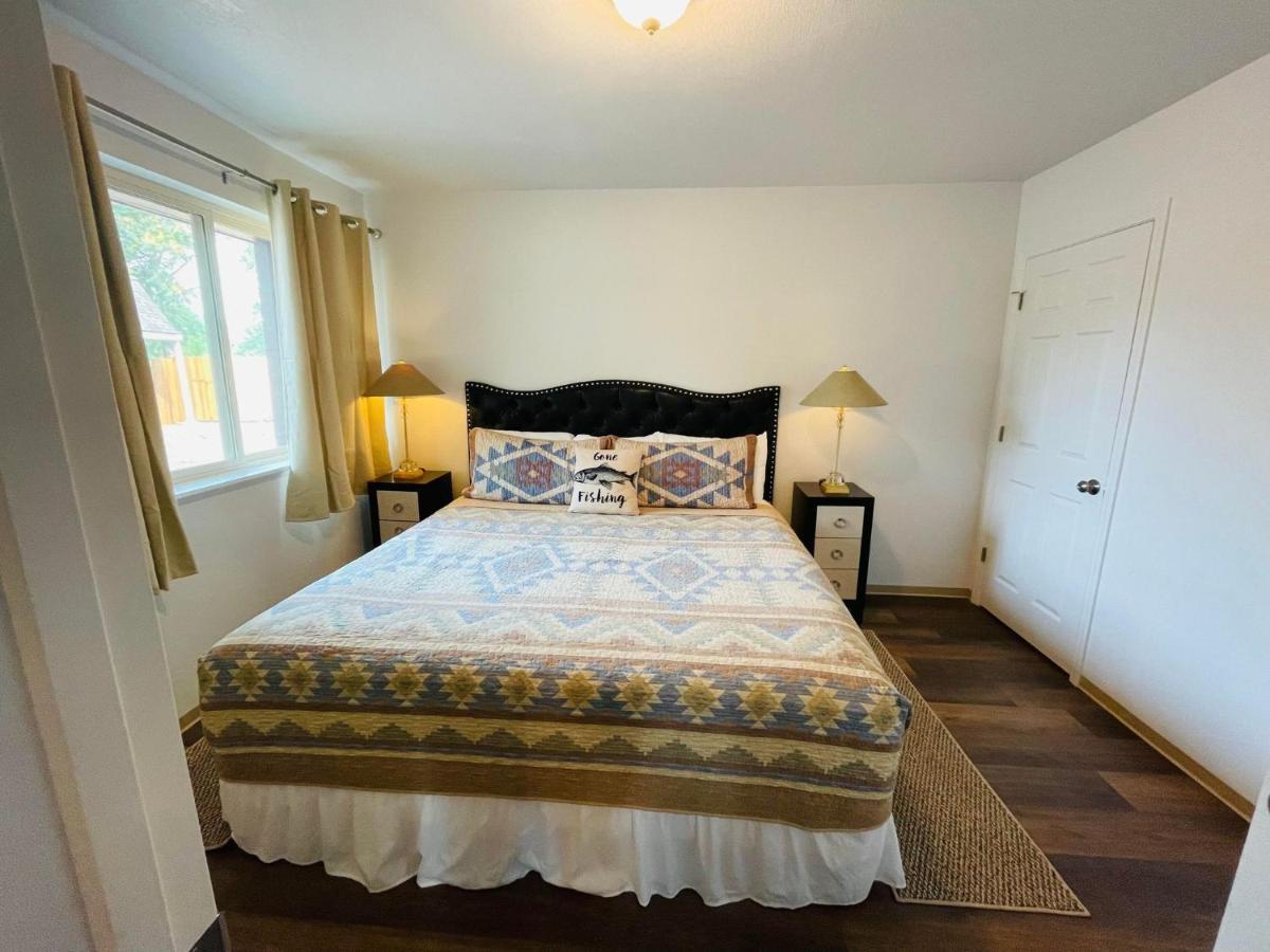 Shady Cove Riverfront Lodging מראה חיצוני תמונה