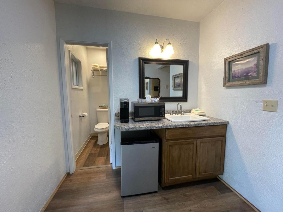Shady Cove Riverfront Lodging מראה חיצוני תמונה