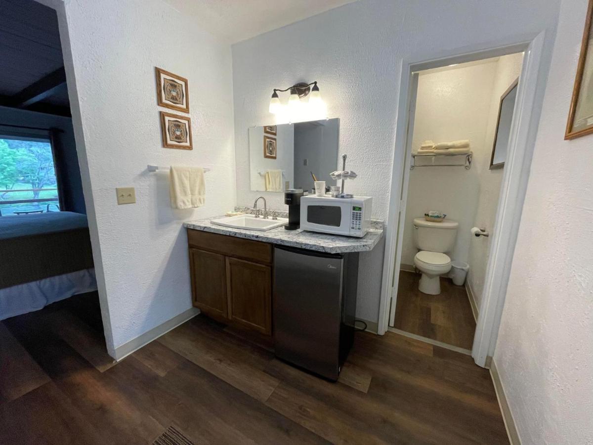 Shady Cove Riverfront Lodging מראה חיצוני תמונה