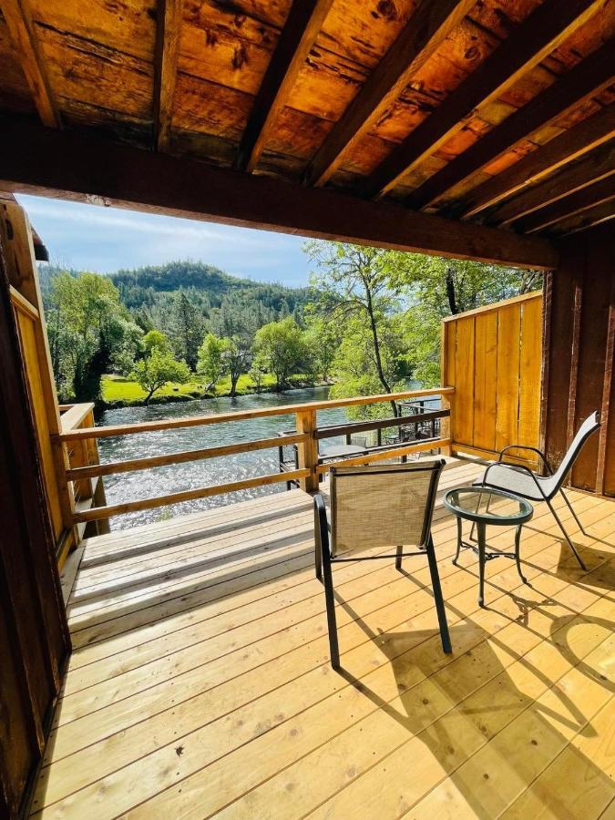 Shady Cove Riverfront Lodging מראה חיצוני תמונה