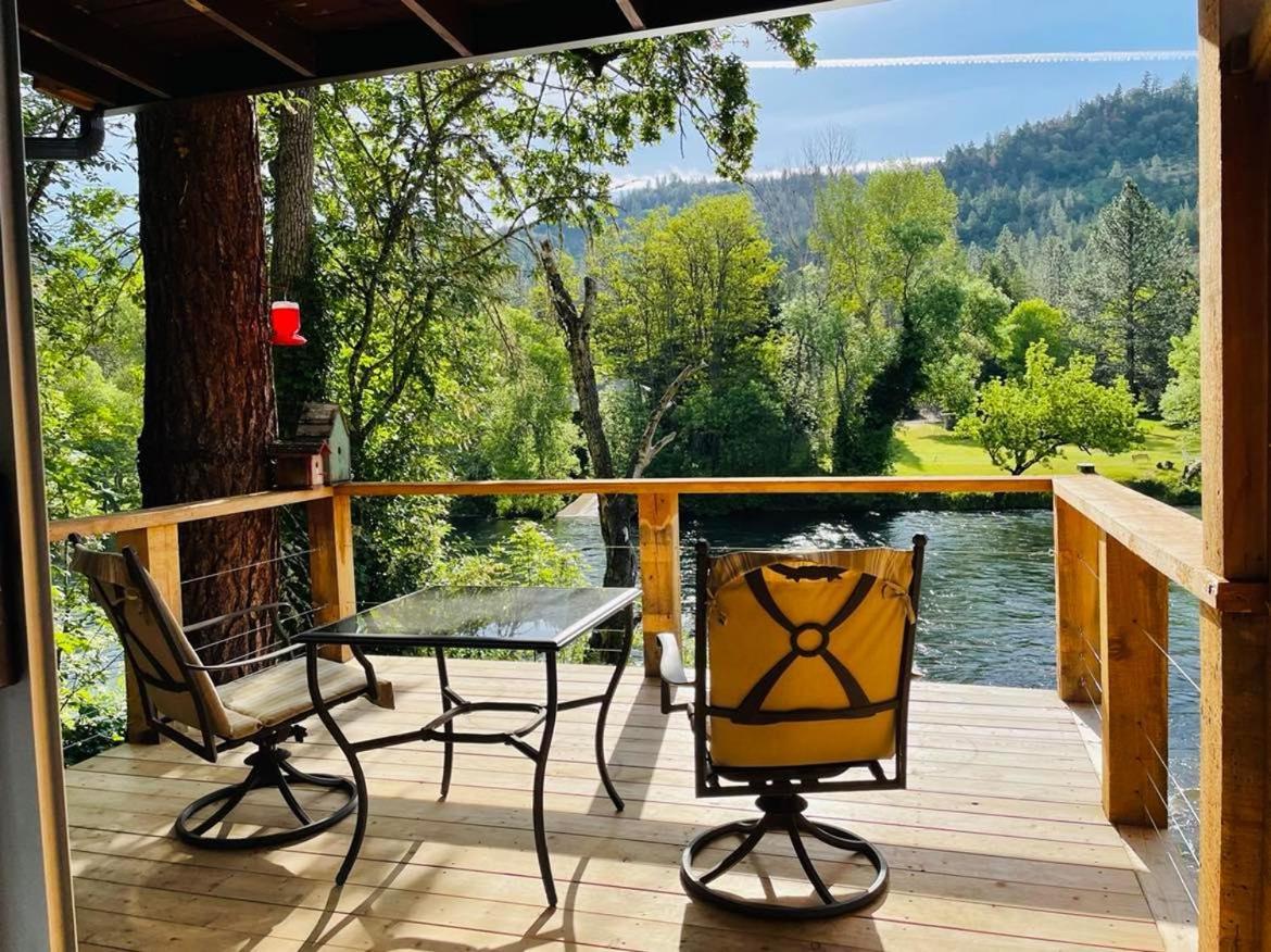 Shady Cove Riverfront Lodging מראה חיצוני תמונה