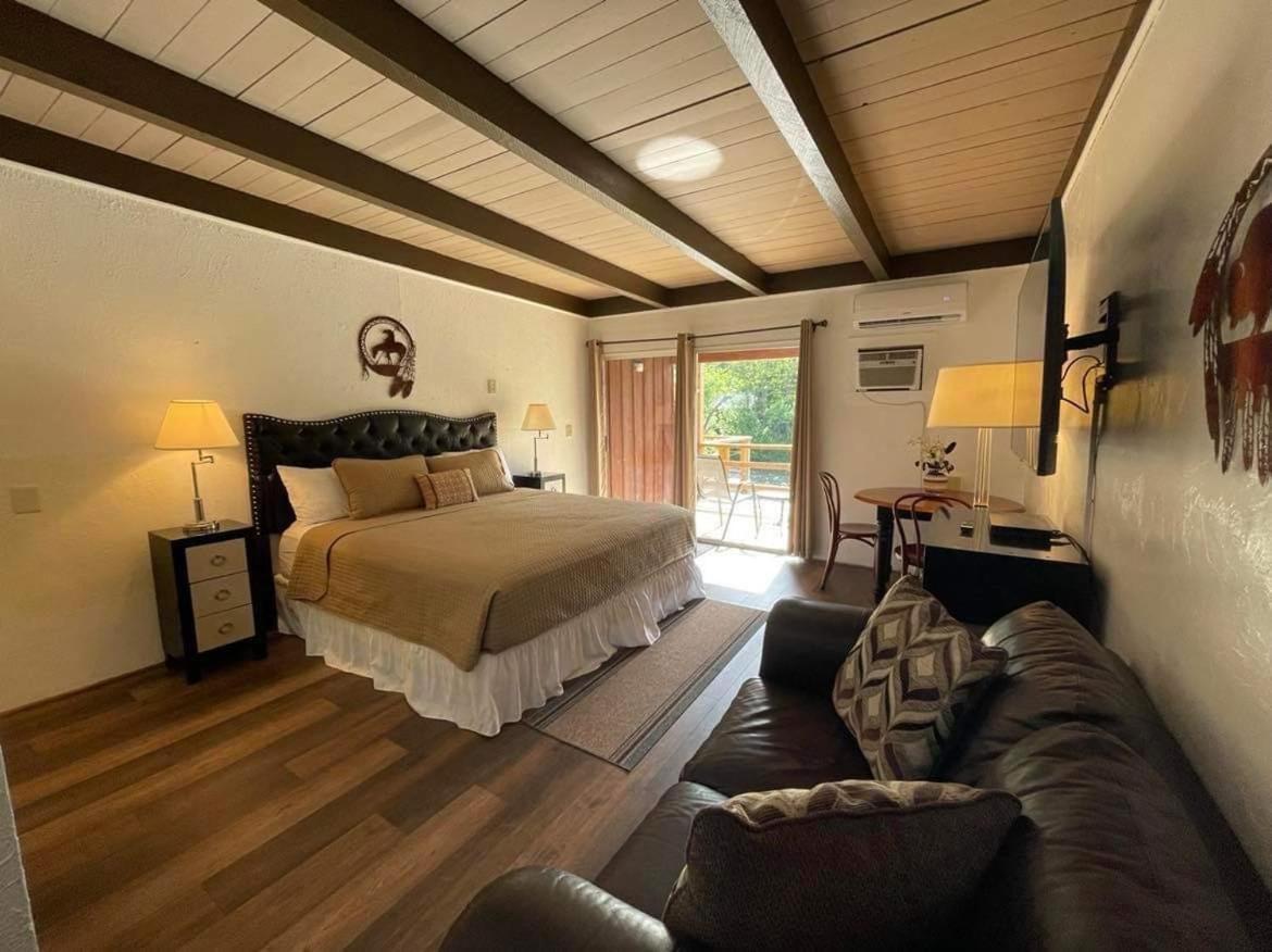 Shady Cove Riverfront Lodging מראה חיצוני תמונה