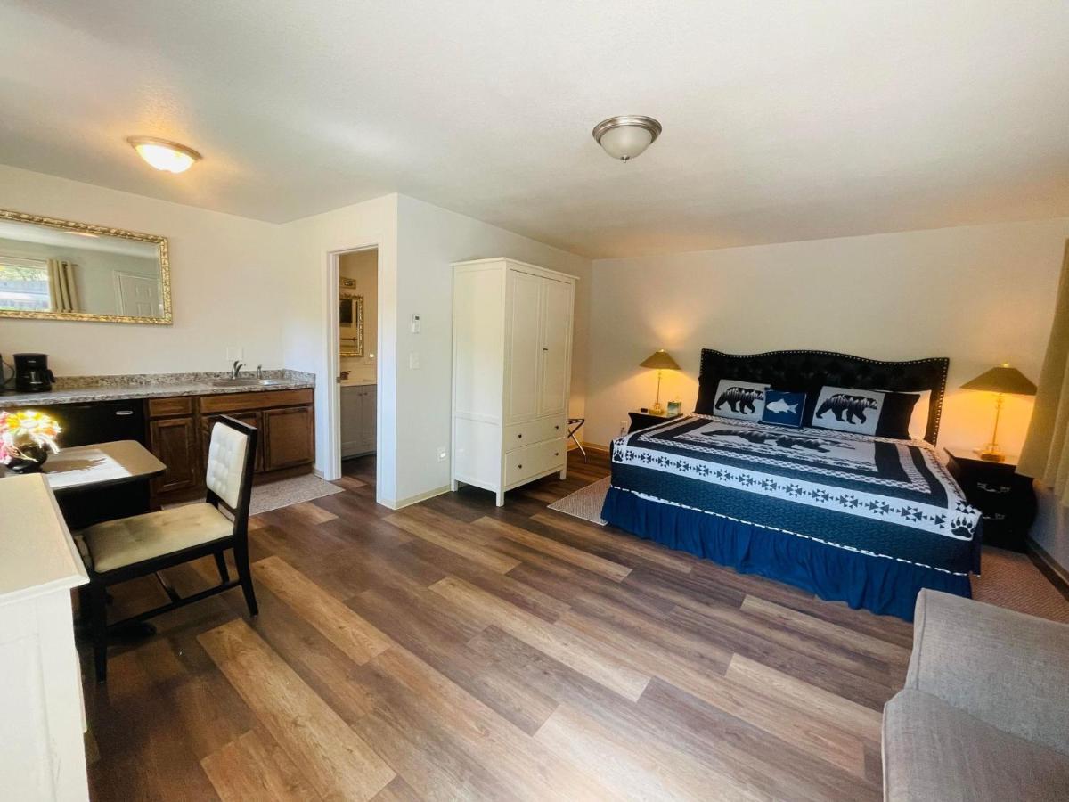 Shady Cove Riverfront Lodging מראה חיצוני תמונה